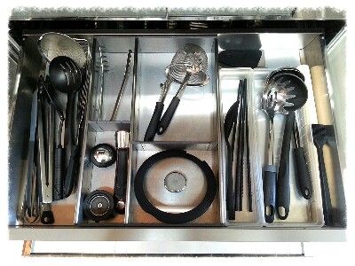 調理器具、よく使うモノは右側へ収納する