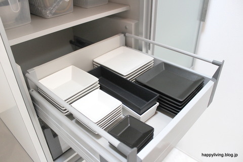 キッチン　カップボード　食器棚　収納 (4)