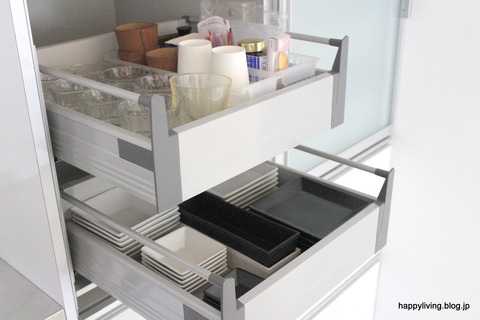 キッチン　カップボード　食器棚　収納 (6)